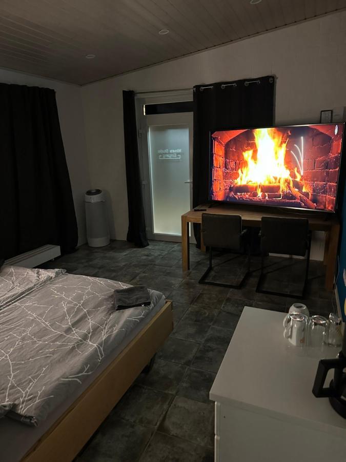 Ubernachtungsmoglichkeit Und Monteurzimmer Apartamento Hamdorf Exterior foto